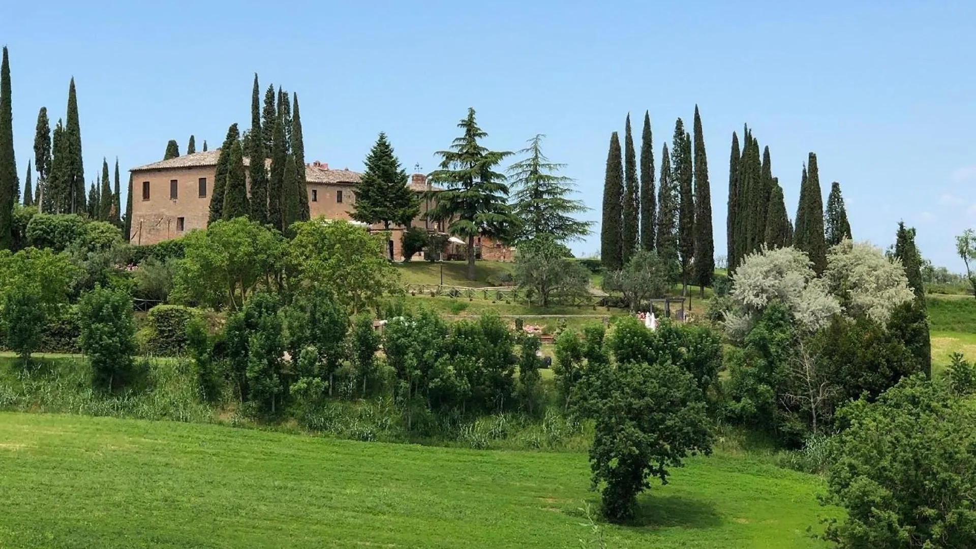 Apartment Wohnung In Chiusi Mit Gemeinschaftspool, Grill Und Garten