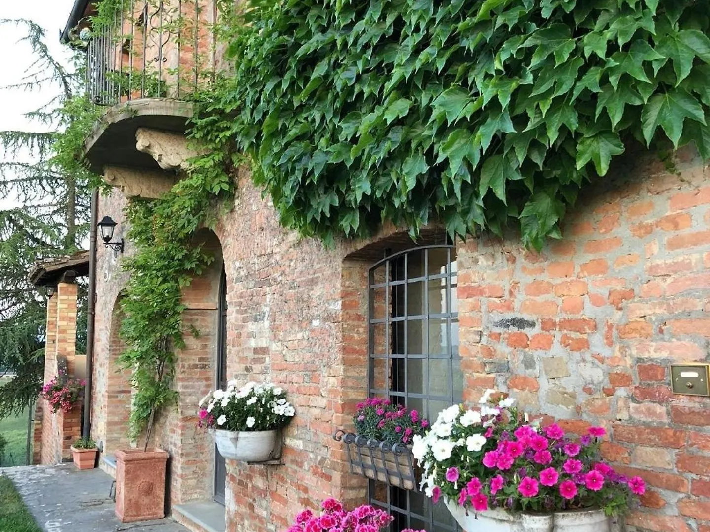 Wohnung In Chiusi Mit Gemeinschaftspool, Grill Und Garten